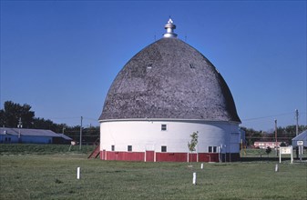 1980s America -   Round Barn, Le Mars, Iowa 1987