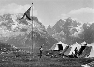 italie, trentino, dolomites de brenta, camping du touring club italien, 1930
