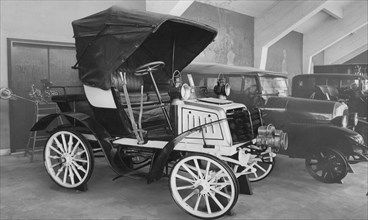 voiture fiat modèle 8HP,, premier modèle à moteur avant. Cette voiture a effectué la première tournée en Italie, en mai 1901.