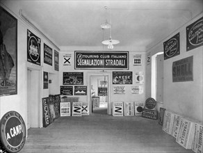 panneaux d'atelier du touring club italien, années 1950