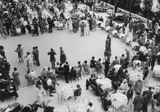 l'heure du thé sur la terrasse de l'hôtel excelsior palace, 1915-1940