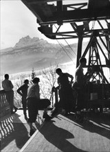 skieurs à cortina : le tourisme sportif commence à remplacer le tourisme climatique résidentiel. 1915-40