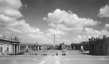 perspective de la piazza s.pietro en direction de la sp spina di borgo, actuelle via della conciliazione, vers 1930