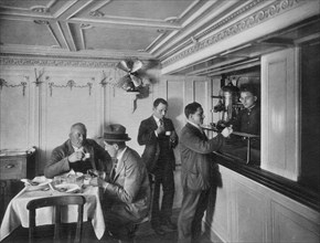 Le bar de 3ème classe sur le paquebot Roma. 1915-1940