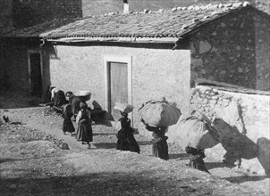 italy, abruzzo, scanno, women, 1911