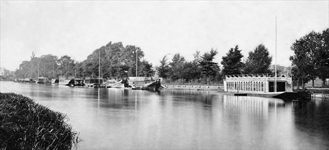 the thames river, early 1900