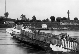 italy, bridge on wood boats, 1913