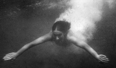 woman, underwater, 1940