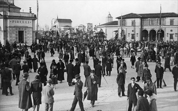 italy, lombardia, milan trade fair, piazza italia, 1920-1930