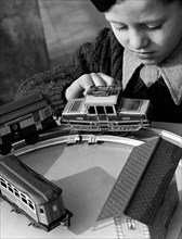bambini, giochi, trenino, novembre 1949