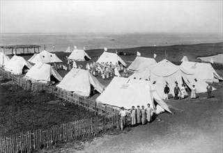italy, ladispoli, seaside summer camp, encampment, tents, 1910-20