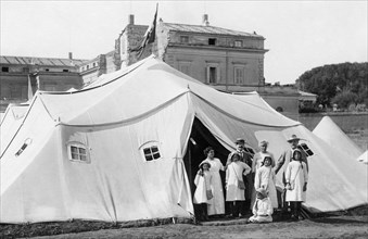 italy, nettuno, tent with   tuberculotic children, 1910-11