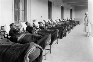 sanatorio, malati in veranda, 1920