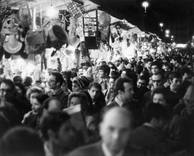 piazza navona, étals éclairés de manière festive, 1971