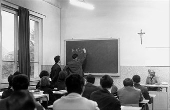 sesto san giovanni, salle de classe du cours de comptabilité, juillet 1964