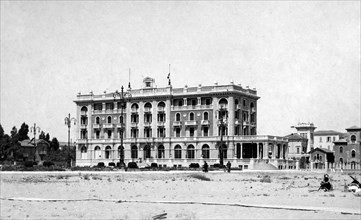 lido di cesenatico, le grand hôtel et piazzale vittorio veneto, 1910