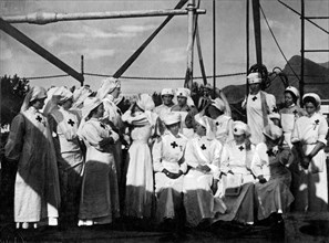 navire-hôpital memfi, duchesse d'aoste avec des infirmières, 1912