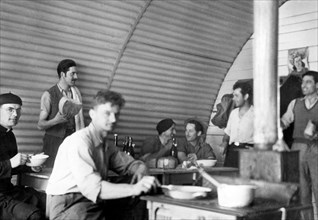 émigration, belgique, charleroi, caserne des travailleurs italiens, 1949
