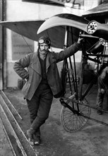 aéronautique, portrait de l'aviateur, salmiet, auteur de london-paris non-stop, 1910