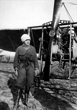 aéronautique, portrait de l'aviatrice jeanne herven, 1910
