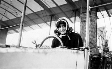 aviation, aviateur, baronne de laroche, 1910
