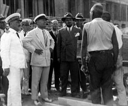 aéronautique, benito mussolini visitant le bâtiment du ministère de l'air, 1925 1930