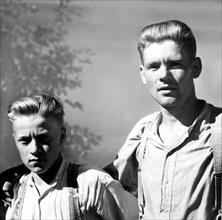 finlande, portrait de deux garçons, 1942