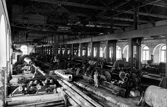 industries de guerre, aciérie, atelier de dégraissage d'éléments de canon, 1915 1918