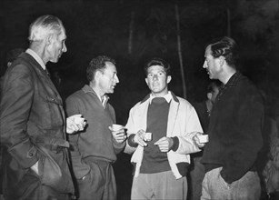 de gauche à droite hunt, jean franco, bonatti, herzog, 1957