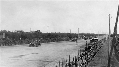 inauguration de l'autoroute autostrada dei laghi, parade militaire, 1924