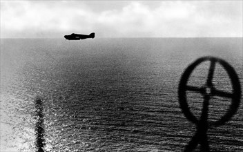 armée de l'air, avion en vol, 1942