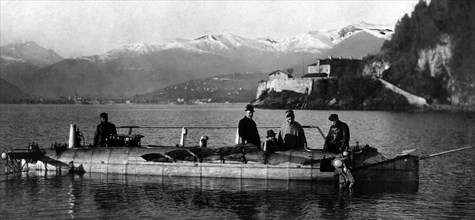 Sous-marin, 1910