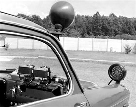 voiture équipée d'instruments pour la détection photographique des infractions au code de la route, 1961