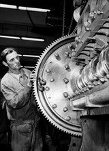 département de montage des moteurs aux chantiers navals de l'union, 1957