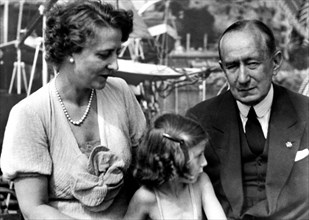 electra marconi entre ses parents, 1936