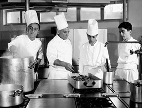 enseignement professionnel, leçon de cuisine, 1961