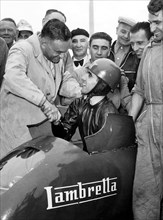 Record de vitesse (202 km/h) pour la Lambretta pilotée par Romolo Ferri, 1950