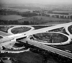 construction de routes, jonction d'autoroutes, 1967