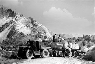 transport de blocs de marbre, 1952