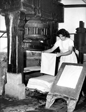 industrie du papier, ouvrier à la presse, 1964