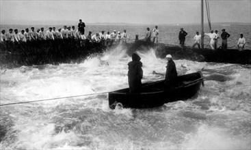 pêche au thon avec des filets en coco en sicile, 1952