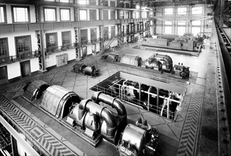 salle des machines de la centrale thermique de genoa, 1955