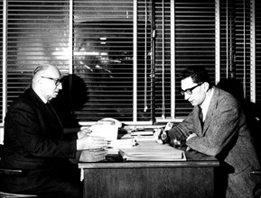 carrosserie zagato, propriétaire zagato et fils dans le bureau, 1963