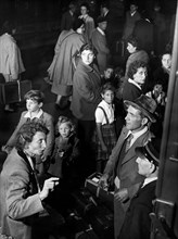 voyageurs à la gare, 1951