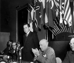 portrait de richard nixon au cours d'un congrès à washington, 1955