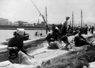 la vie maritime au port-canal de pescara, 1953