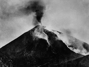 rapport d'éruption du vésuve du 4 avril 1906, vésuve, une grande coulée de lave vers la station, 1906