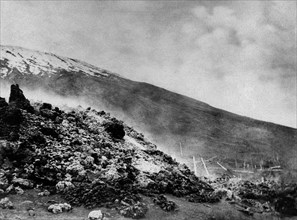 rapport sur l'éruption du vésuve du 4 avril 1906, vésuve, le chemin de fer détruit par la lave, 1906