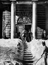 service de l'éruption du vésuve du 4 avril 1906, vésuve, enlèvement des cendres de l'observatoire pendant l'éruption, 1906