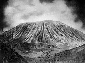 service de l'éruption du vésuve du 4 avril 1906, vésuve, le cône transformé par l'éruption, 1906